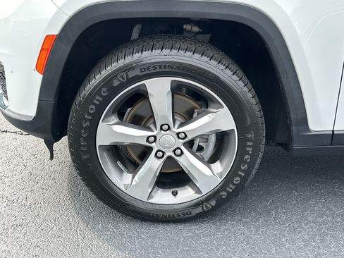Used 2021 Jeep Grand Cherokee L Limited w/ Trailer Tow Group (B) AWD/4WD image 11