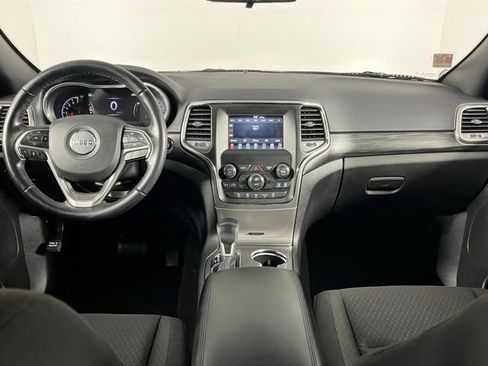 Used 2020 Jeep Grand Cherokee Laredo AWD/4WD image 12