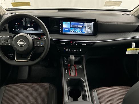 New 2025 Nissan Kicks SR image 16