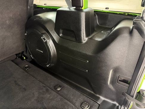 Used 2018 Jeep Wrangler Unlimited Sahara w/ Uconnect 4C Nav & Sound Group AWD/4WD image 99