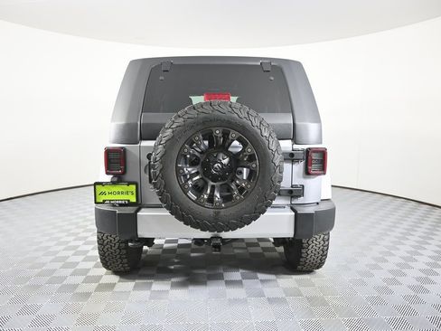 Used 2014 Jeep Wrangler Unlimited Sahara w/ Connectivity Group image 5