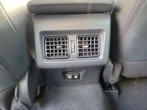 Used 2025 Toyota Camry SE FWD image 15