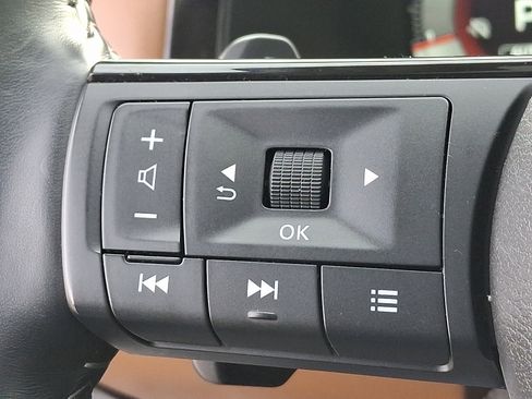 Used 2023 Nissan Pathfinder Platinum image 23