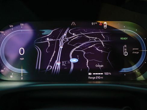 Used 2023 Volvo XC40 Recharge Plus image 25