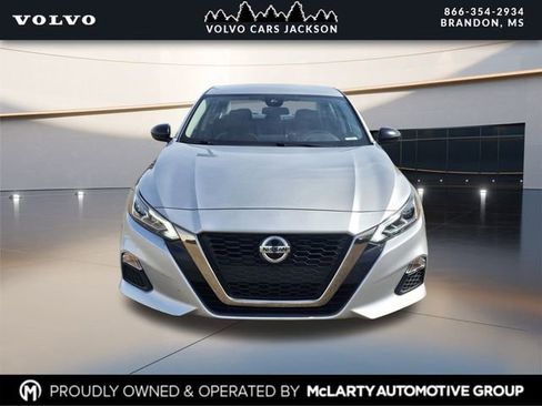 Used 2022 Nissan Altima 2.5 SR image 2