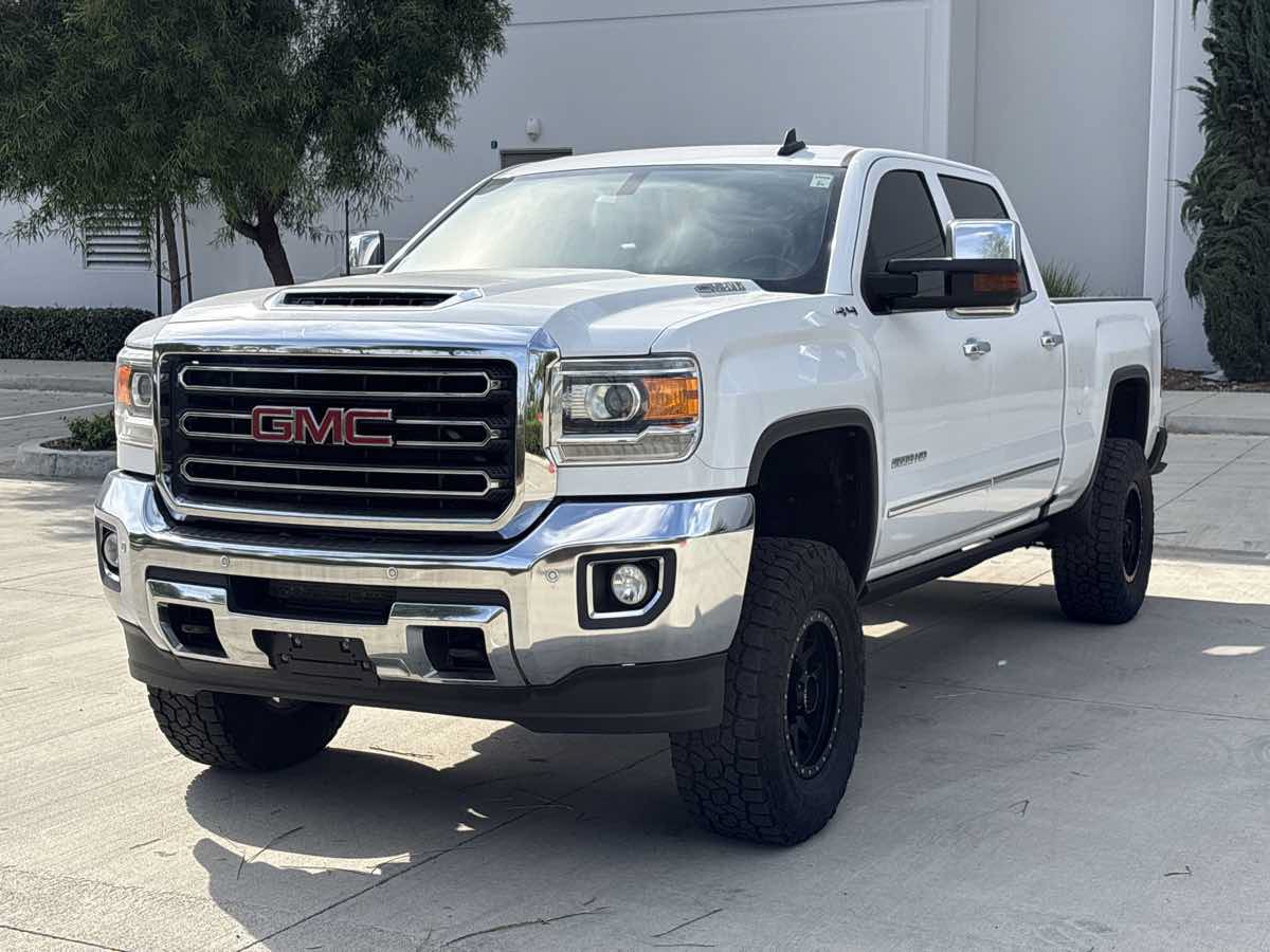 Used 2018 GMC Sierra 2500 SLT w/ Duramax Plus Package AWD/4WD image 7