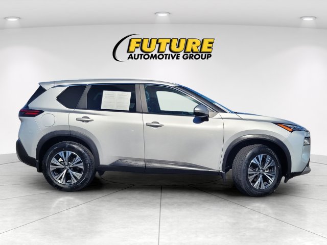 Used 2023 Nissan Rogue SV w/ SV Premium Package AWD/4WD image 3
