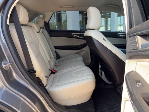 Used 2023 Ford Edge Titanium AWD/4WD image 17