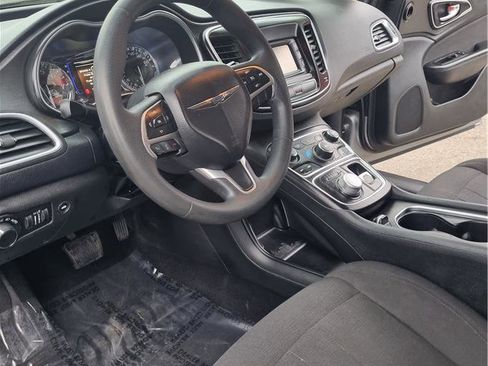 Used 2016 Chrysler 200 LX FWD image 9