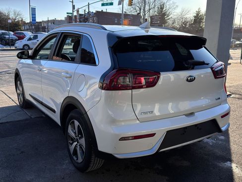 Used 2018 Kia Niro LX image 7