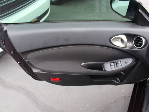 Used 2015 Nissan 370Z Coupe RWD image 16