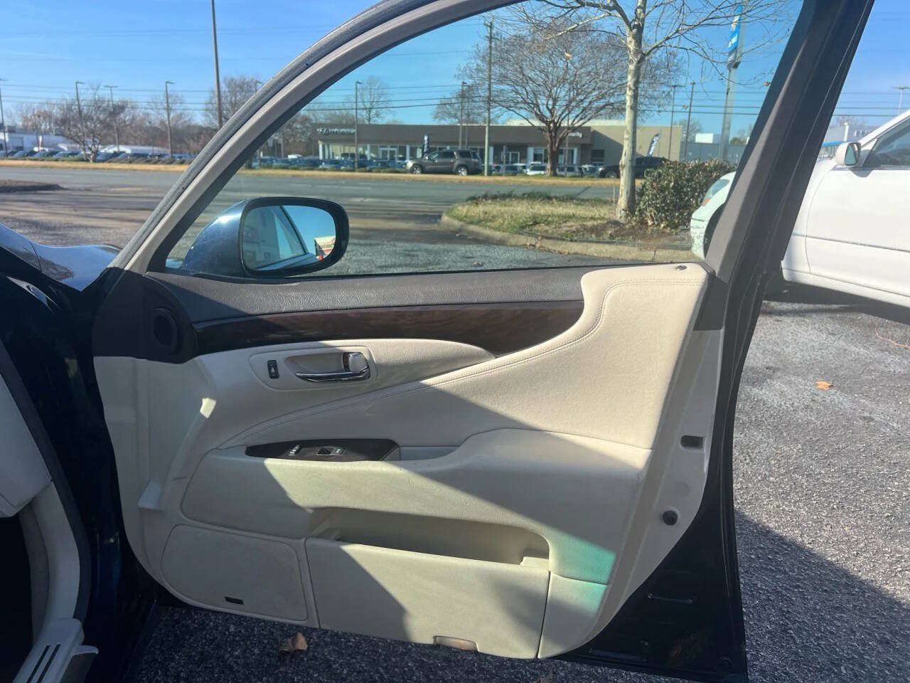 Used 2007 Lexus LS 460 RWD image 17