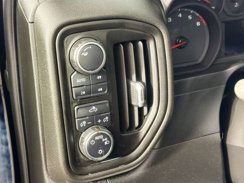 Used 2019 Chevrolet Silverado 1500 Custom Trail Boss w/ Custom Convenience Package AWD/4WD image 10