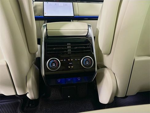 New 2025 Land Rover Range Rover SE image 24