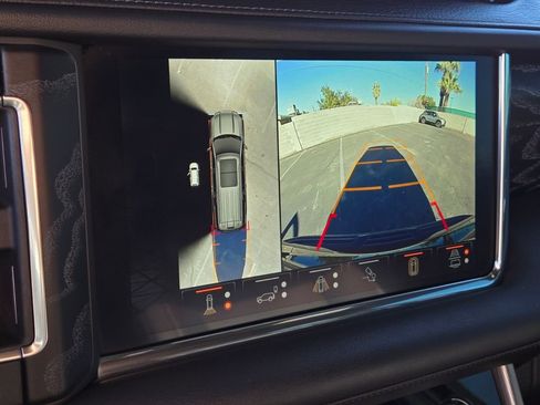 Used 2023 GMC Yukon Denali w/ Denali Reserve Package image 25