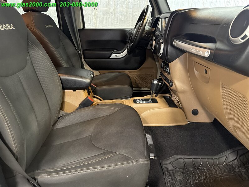 Used 2017 Jeep Wrangler Unlimited Sahara AWD/4WD image 21