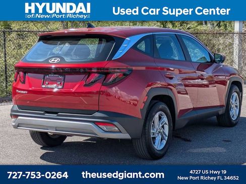 Used 2025 Hyundai Tucson SE image 5
