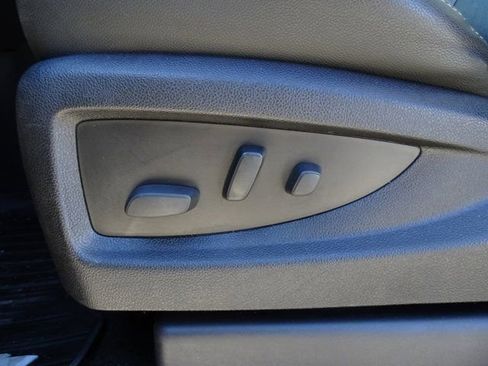 Used 2017 Chevrolet Suburban Premier image 11