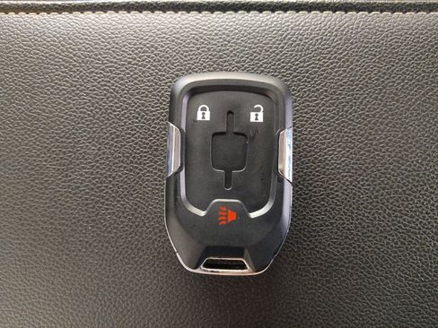 Used 2022 GMC Acadia SLE FWD image 32
