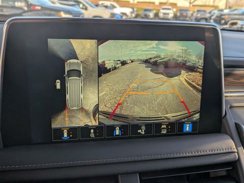 Used 2023 Chevrolet Tahoe Z71 w/ Z71 Off-Road Package image 29