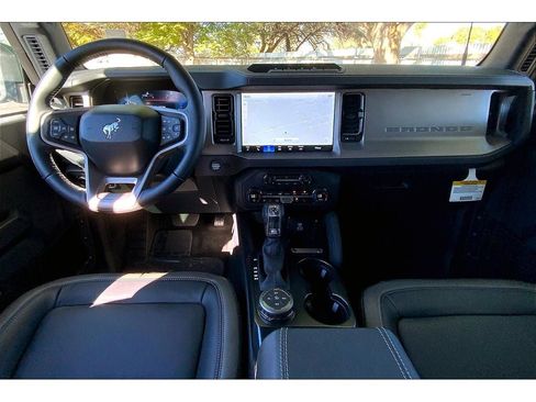 New 2025 Ford Bronco Outer Banks w/ Sasquatch Package image 7