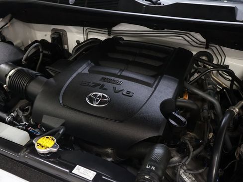 Used 2017 Toyota Tundra Platinum image 27