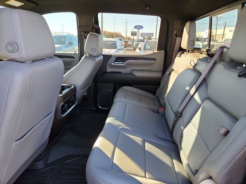 Used 2024 GMC Sierra 1500 SLT image 9