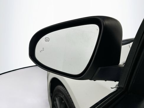 Used 2016 Toyota Avalon Touring image 16