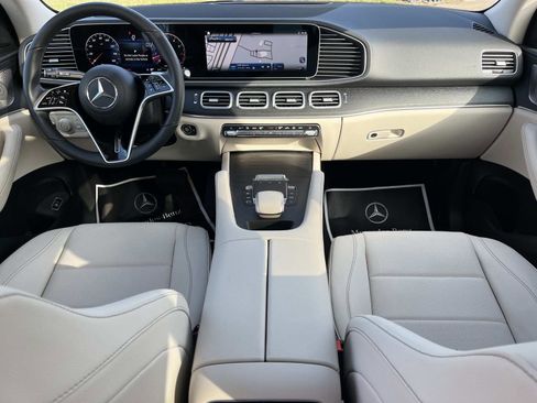 Used 2025 Mercedes-Benz GLE 350 4MATIC image 13