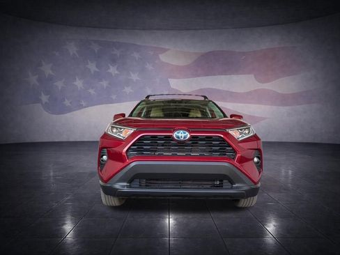 Used 2021 Toyota RAV4 XLE w/ Convenience Package AWD/4WD image 8
