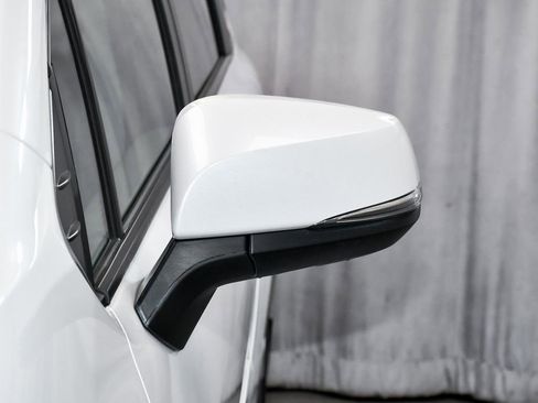 Used 2023 Toyota Sienna Limited image 83