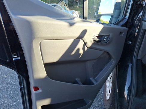 Used 2023 Ford Transit 350 XLT image 9