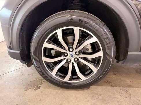 Certified 2025 Ford Explorer ST-Line AWD/4WD image 17