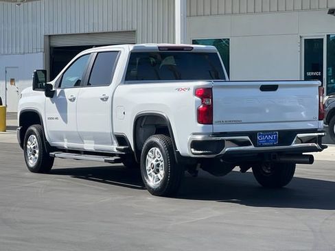 Used 2025 Chevrolet Silverado 2500 LT w/ Convenience Package AWD/4WD image 6