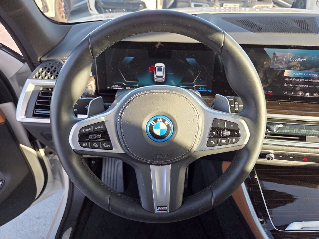 Certified 2025 BMW X5 xDrive50e w/ M Sport Package AWD/4WD image 16