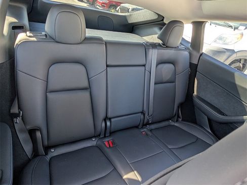 Used 2023 Tesla Model Y Performance image 15
