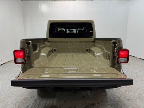 New 2026 Jeep Gladiator Sahara image 8