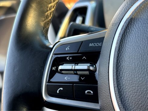 Used 2022 Kia Sorento S image 10