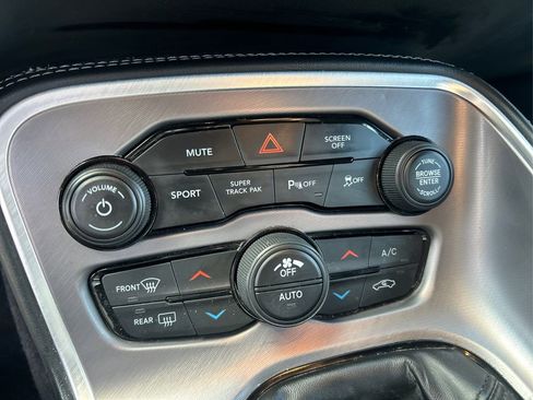 Used 2022 Dodge Challenger R/T w/ T/A Package image 23