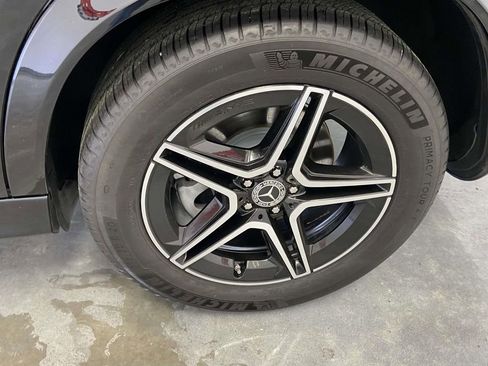 Used 2025 Mercedes-Benz GLE 350 4MATIC w/ AMG Line Exterior image 9