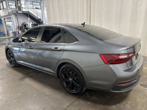 Used 2025 Volkswagen Jetta SE w/ Sunroof Package image 6