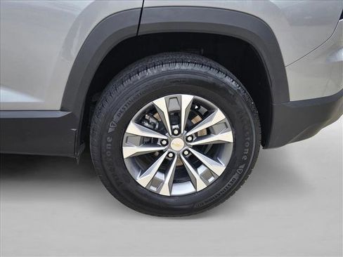 Used 2025 Chevrolet Equinox LT FWD image 23