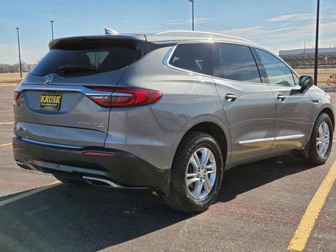 Used 2019 Buick Enclave Premium image 3