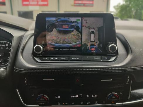 Used 2023 Nissan Rogue SL image 19