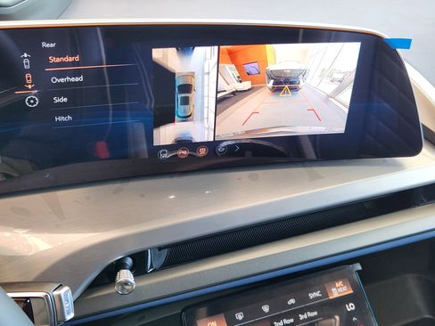 New 2026 Cadillac Vistiq Premium Luxury w/ LPO, Floor Liner Package image 27