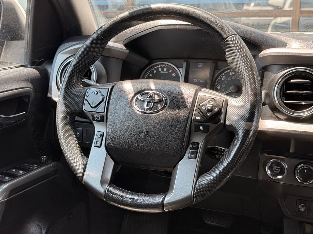 Used 2021 Toyota Tacoma TRD Off-Road w/ TRD Premium Off Road Package AWD/4WD image 20