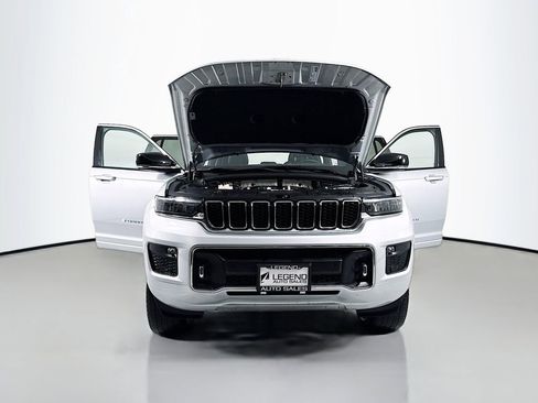 Used 2022 Jeep Grand Cherokee Overland w/ MOPAR Finishing Package AWD/4WD image 25