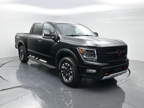 Used 2024 Nissan Titan PRO-4X w/ Pro-4x Convenience Package AWD/4WD image 2