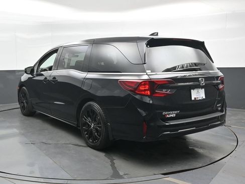 Used 2025 Honda Odyssey Elite image 8