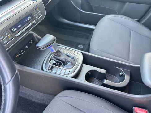 Used 2025 Hyundai Kona SEL image 41